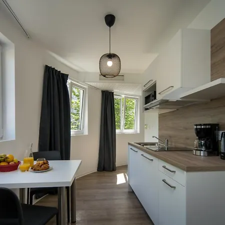 Lagrange Saint Sauveur 3*