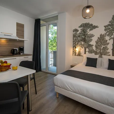 Hotel apartamentowy Lagrange Saint Sauveur Miluza