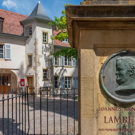 Lagrange Saint Sauveur مُلووز