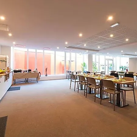 Lagrange Saint Sauveur 3*