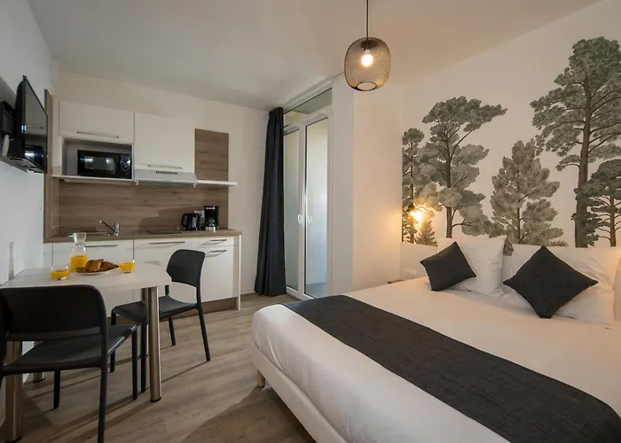 Aparthotel Lagrange Saint Sauveur 3*